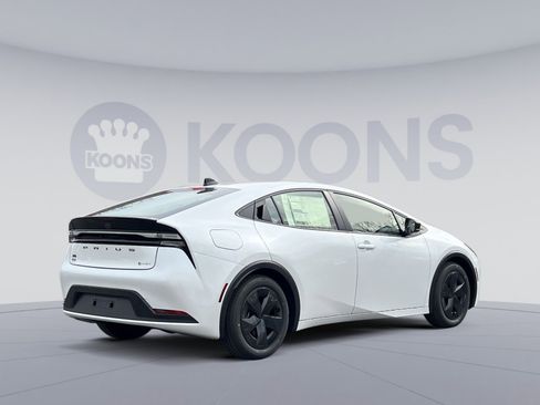 New 2026 Toyota Prius Plug-In Hybrid FWD image 4