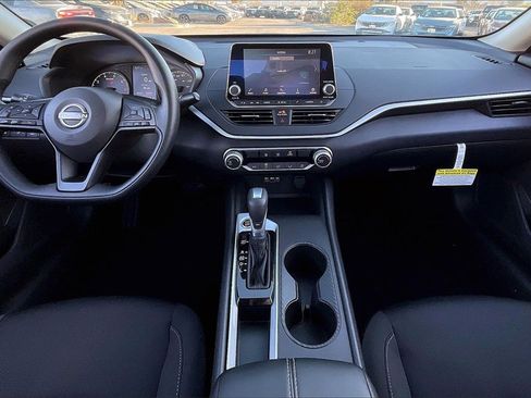 Used 2025 Nissan Altima 2.5 S image 15