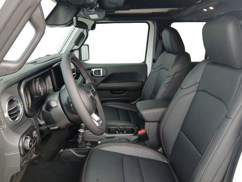 New 2026 Jeep Wrangler Unlimited Sahara AWD/4WD image 19
