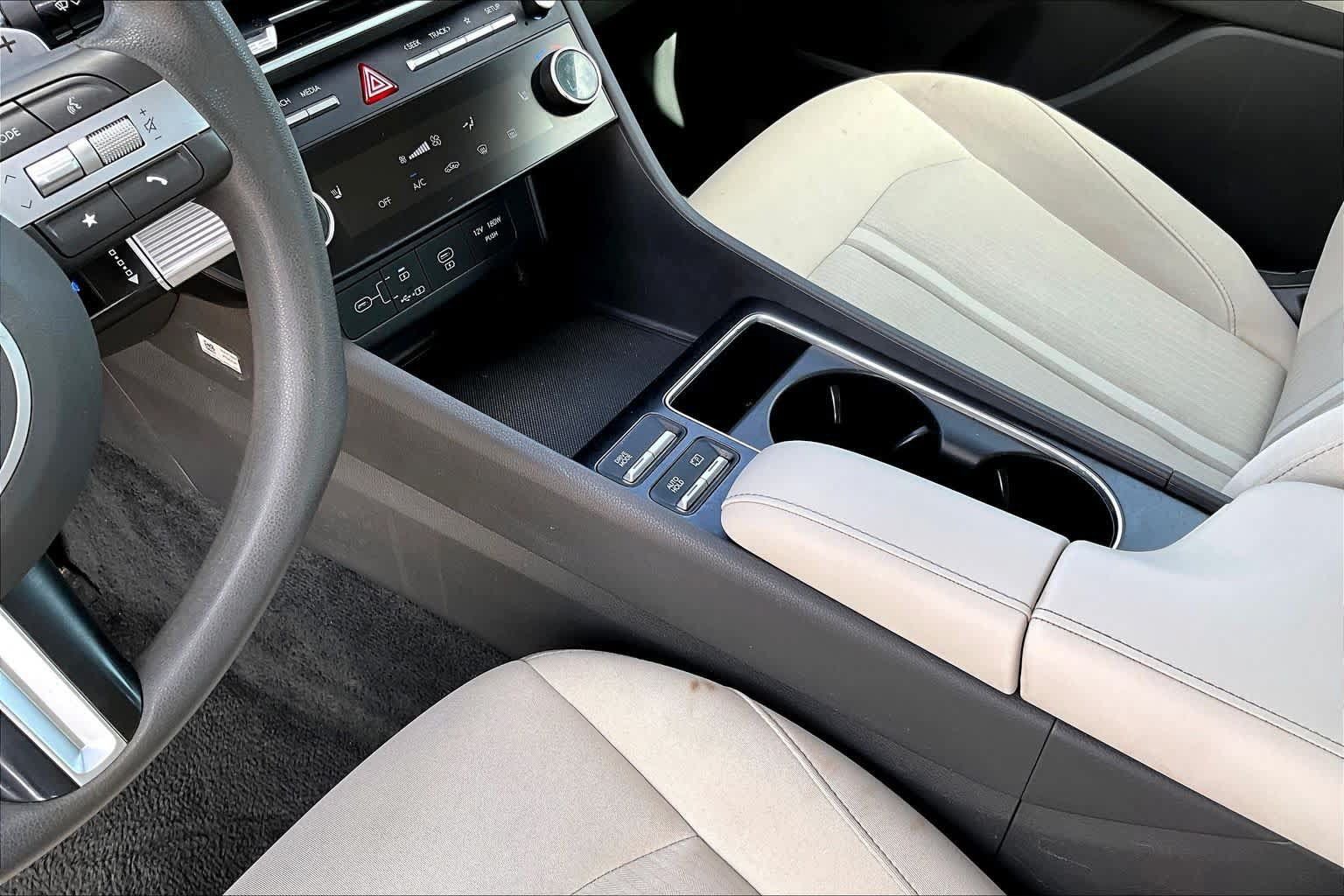 Used 2025 Hyundai Sonata SEL FWD image 16