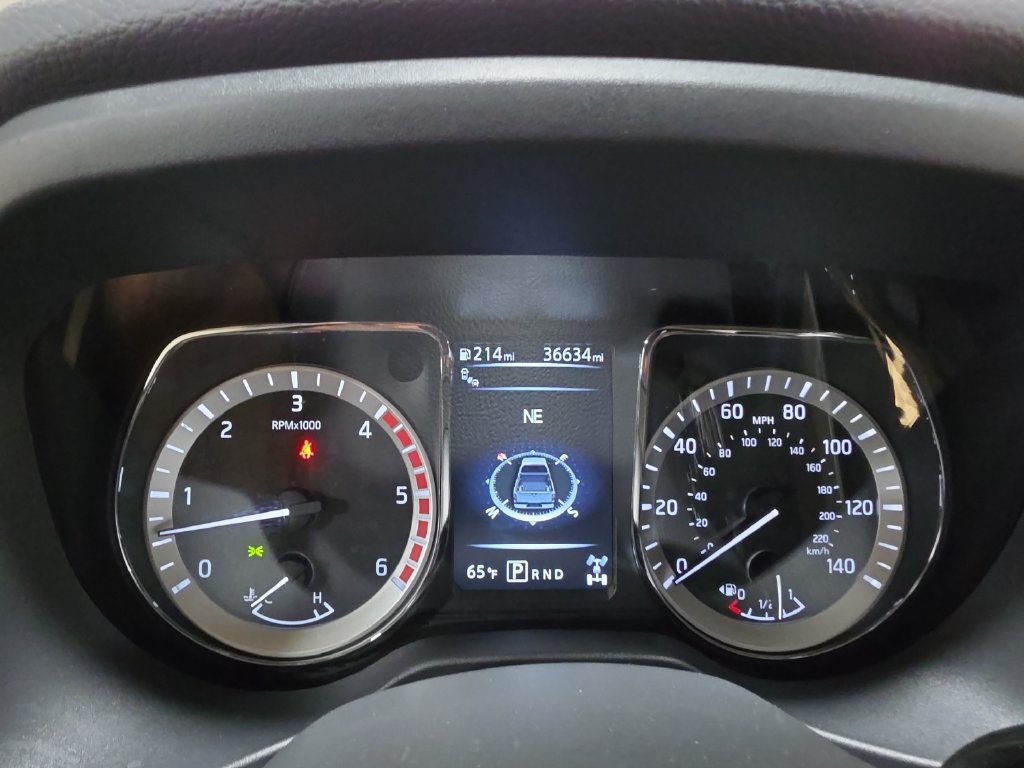 Used 2017 Nissan Titan SV AWD/4WD image 24