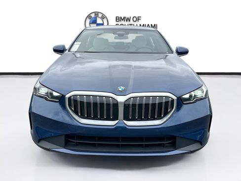 New 2026 BMW 530i w/ Convenience Package RWD image 2