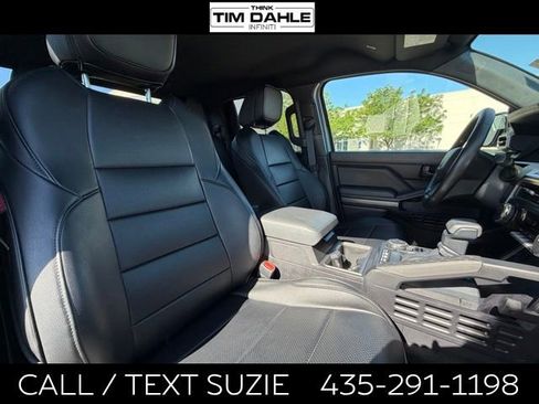 Used 2025 Toyota Tacoma SR5 AWD/4WD image 20