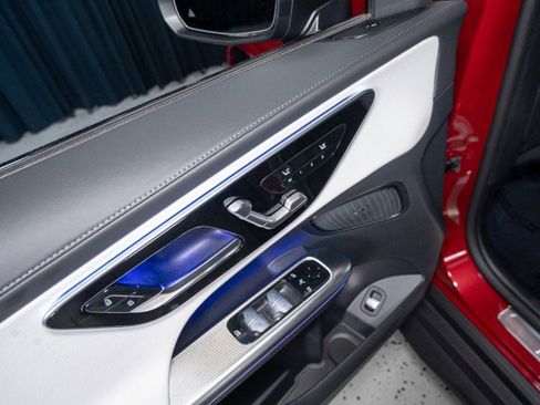 New 2025 Mercedes-Benz GLC 300 4MATIC image 11