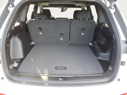 New 2025 Jeep Grand Cherokee Laredo X w/ Luxury Tech Group I image 5