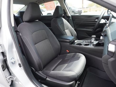 Certified 2024 Nissan Altima 2.5 SV FWD image 12