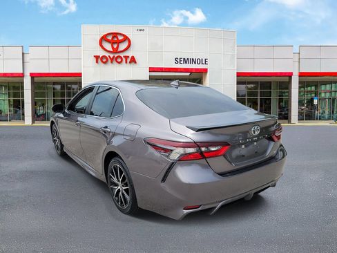 Used 2024 Toyota Camry SE FWD image 4