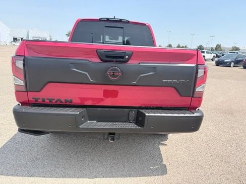 Used 2024 Nissan Titan PRO-4X w/ Pro-4x Convenience Package AWD/4WD image 7