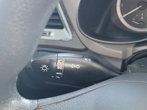 Used 2018 Hyundai Santa Fe Sport image 18