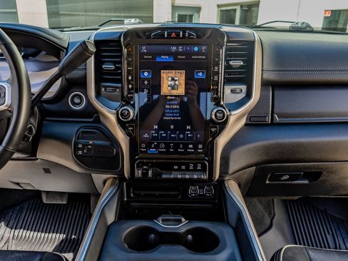 Used 2024 RAM 2500 Laramie image 24