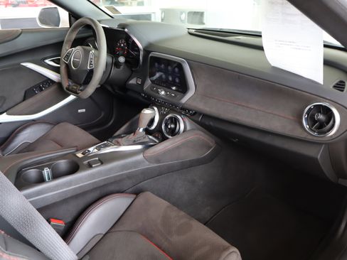 Used 2022 Chevrolet Camaro ZL1 RWD image 32