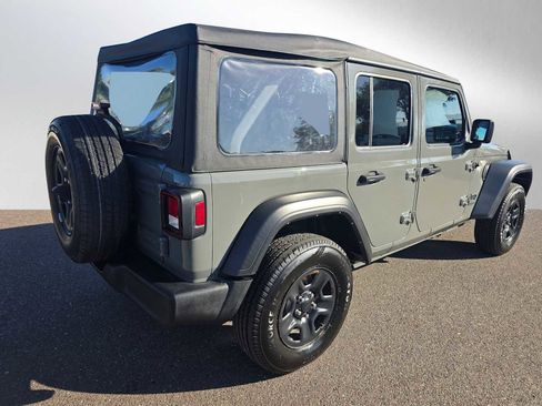 Used 2022 Jeep Wrangler Unlimited Sport image 7