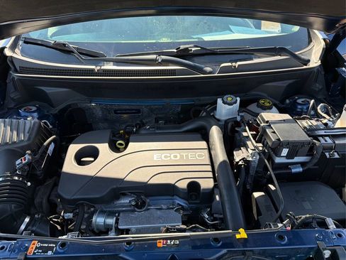 Used 2022 Chevrolet Equinox LS image 12