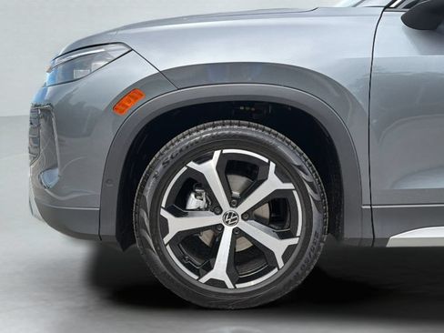 New 2026 Volkswagen Tiguan SE FWD image 32