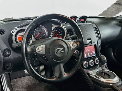 Used 2009 Nissan 370Z Touring w/ Aerodynamics Pkg RWD image 17