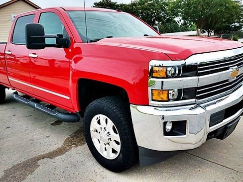 Used 2015 Chevrolet Silverado 2500 LTZ AWD/4WD image 11