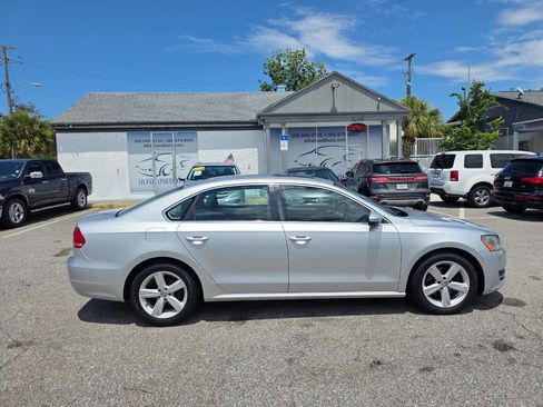 Used 2012 Volkswagen Passat 2.5 SE FWD image 3