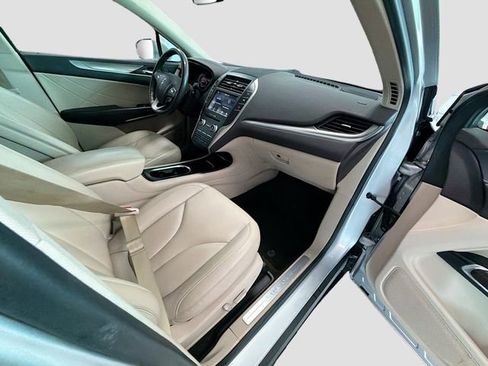 Used 2019 Lincoln MKC Premiere image 31