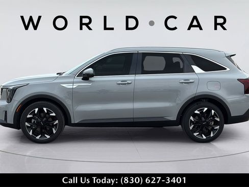 Certified 2025 Kia Sorento EX image 12