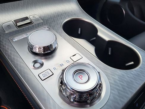 New 2026 Genesis GV70 2.5T Sport Prestige AWD/4WD image 18