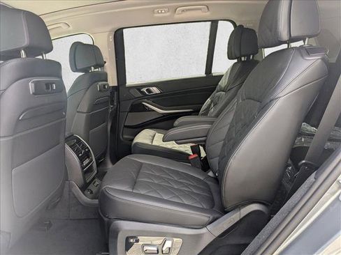 New 2026 BMW X7 xDrive40i image 17
