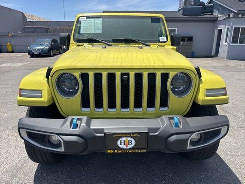 Used 2023 Jeep Wrangler Unlimited Sahara w/ Cold Weather Group AWD/4WD image 2