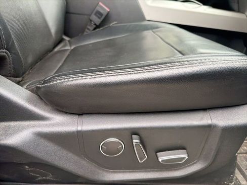 Used 2019 Ford F350 Lariat image 11