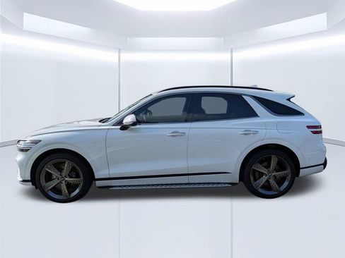 Used 2025 Genesis GV70 3.5T Sport w/ Sport Advanced Package AWD/4WD image 8