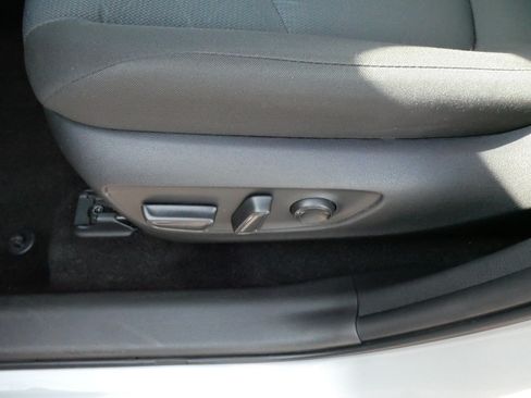 Certified 2025 Toyota RAV4 XLE AWD/4WD image 20