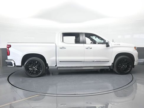 Used 2024 Chevrolet Silverado 1500 High Country w/ Technology Package image 7