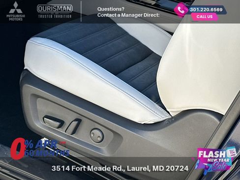 New 2025 Mitsubishi Outlander SE image 7