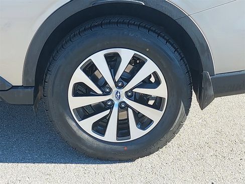 Used 2020 Subaru Outback Premium image 33