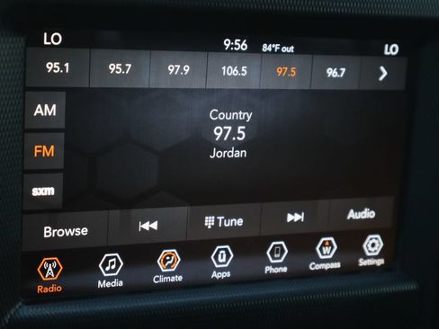 Used 2020 Jeep Wrangler Unlimited Sahara AWD/4WD image 16