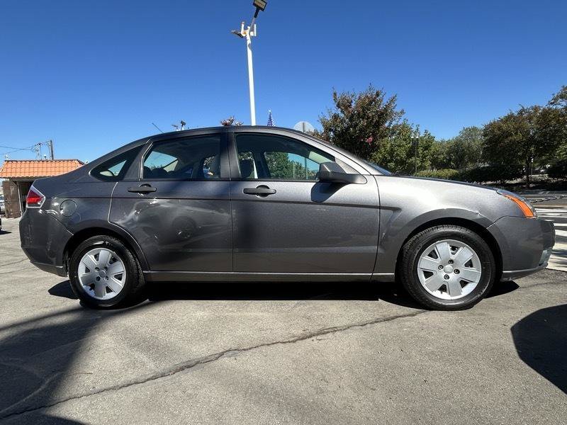 Used 2010 Ford Focus S FWD image 3