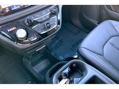 New 2026 Chrysler Pacifica Select image 9