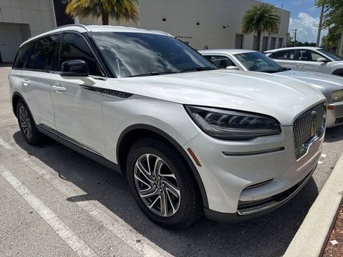 Used 2023 Lincoln Aviator 2WD image 3