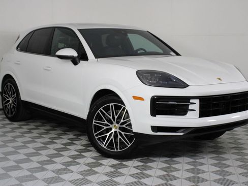 Certified 2024 Porsche Cayenne AWD/4WD image 9
