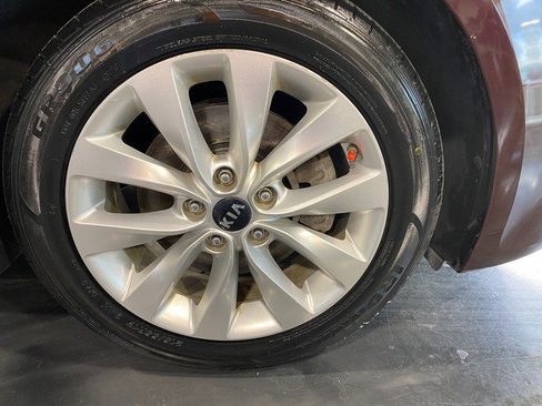 Used 2018 Kia Optima LX w/ 17" Alloy Wheels Package image 8