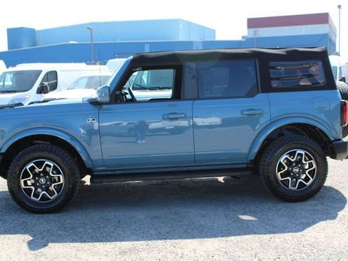 Used 2023 Ford Bronco Outer Banks AWD/4WD image 9
