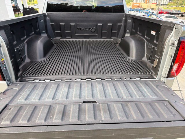 Used 2025 GMC Sierra 1500 SLT RWD image 16