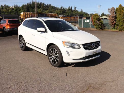 Used 2016 Volvo XC60 T5 Platinum w/ Climate Package AWD/4WD image 3