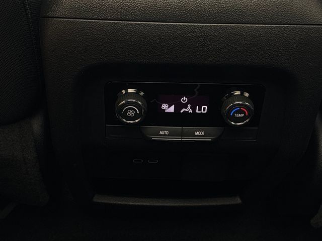 Used 2025 Chevrolet Traverse LT w/ Sun and Wheel Package FWD image 14