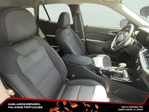 Used 2024 Chevrolet Trax LT w/ Driver Confidence Package FWD image 28