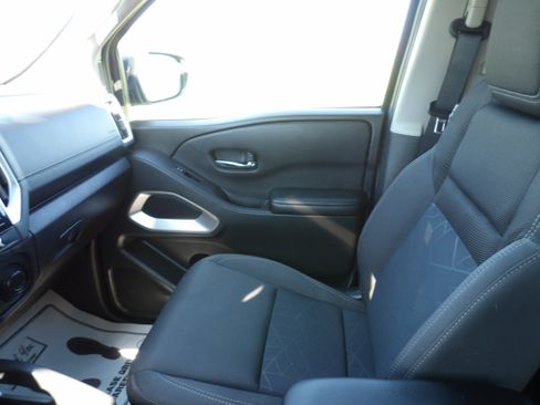 Used 2025 Nissan Frontier SV w/ SV Convenience Package AWD/4WD image 16
