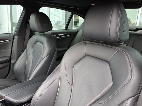 Used 2019 BMW 540i xDrive w/ Premium Package image 13