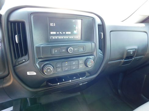 Used 2019 Chevrolet Silverado 2500 W/T AWD/4WD image 16