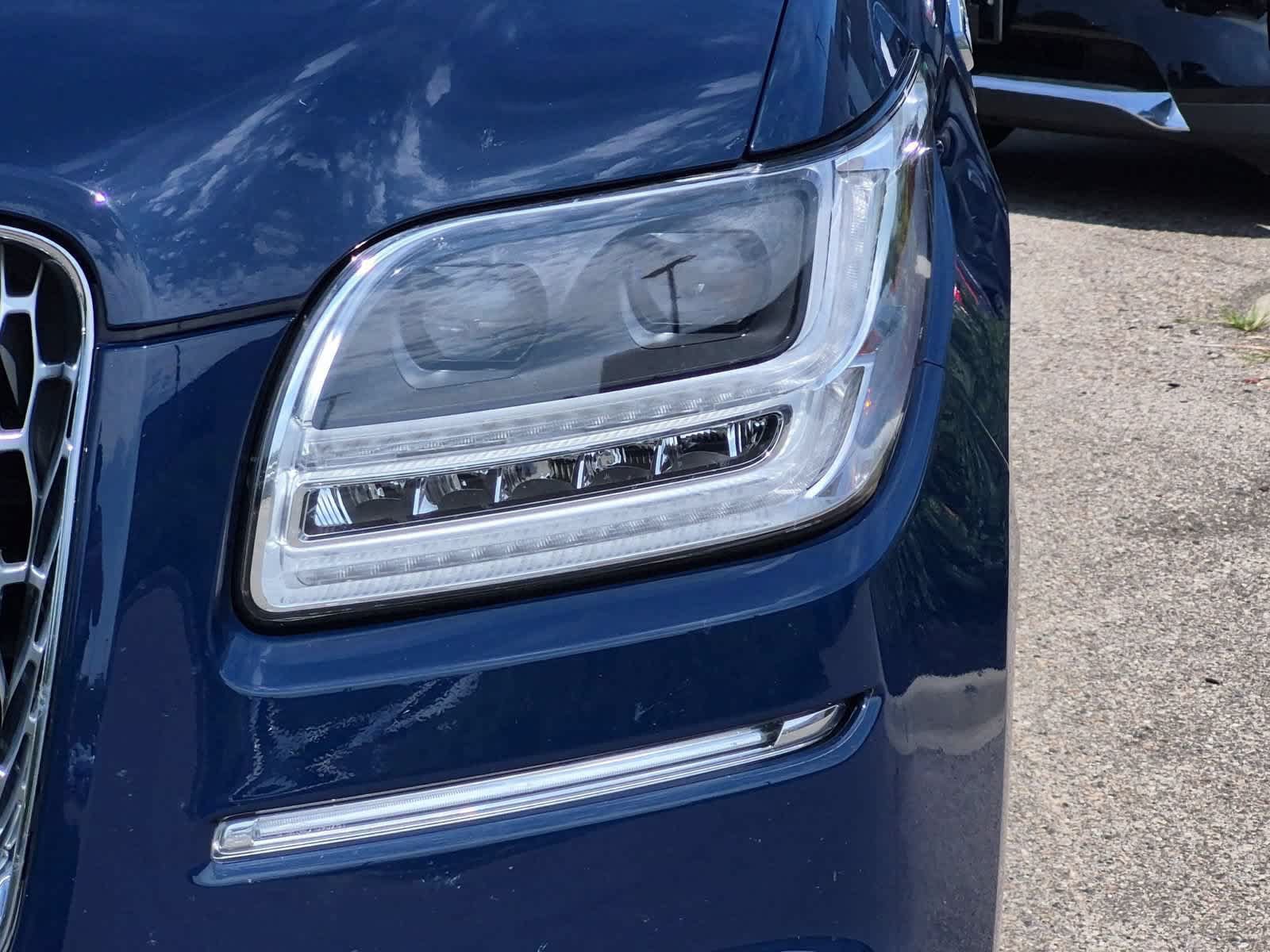 Used 2018 Lincoln Navigator Reserve w/ Technology Package AWD/4WD image 11