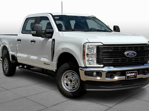 New 2026 Ford F250 XL w/ XL Chrome Package image 2