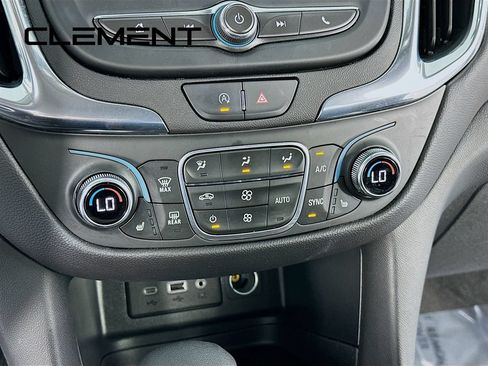 Used 2023 Chevrolet Equinox LT AWD/4WD image 22