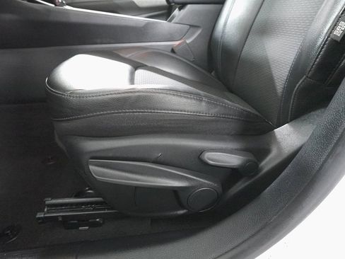 Used 2022 Jeep Compass Latitude image 10